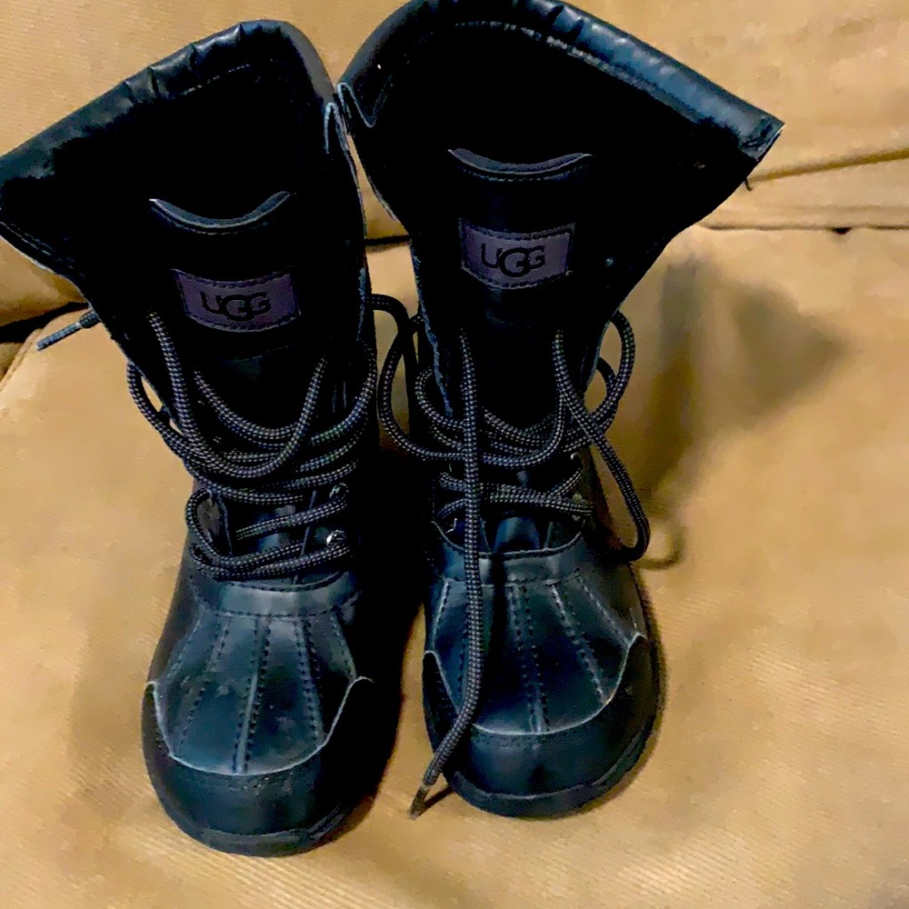 Girls uggs size 13